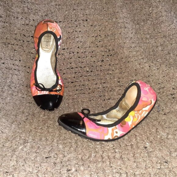 JIMMY CHOO-Wallach-Floral Pattern Ballet-Black Patent Cap Toe-Sz 37-Excellent - Picture 1 of 8